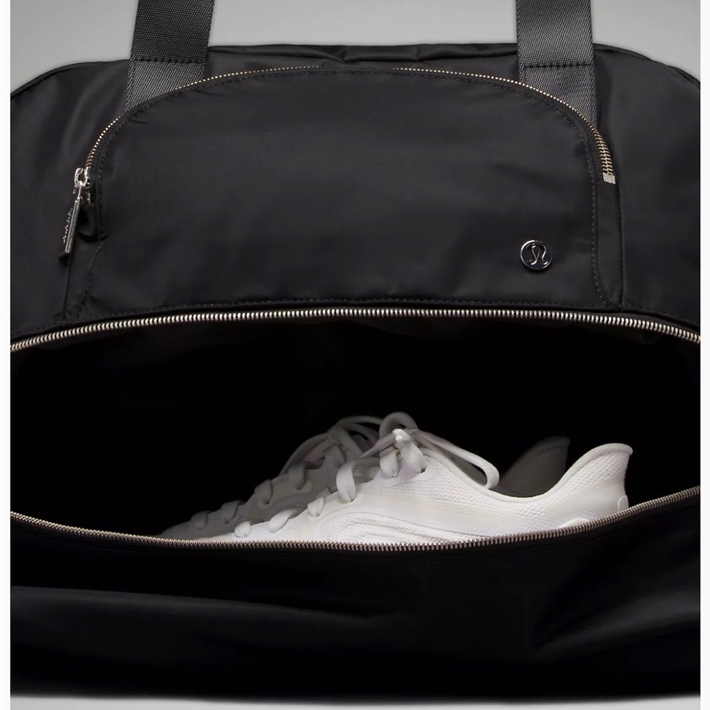Lululemon City Adventurer Duffle Bag 29L - Picture 6 of 11